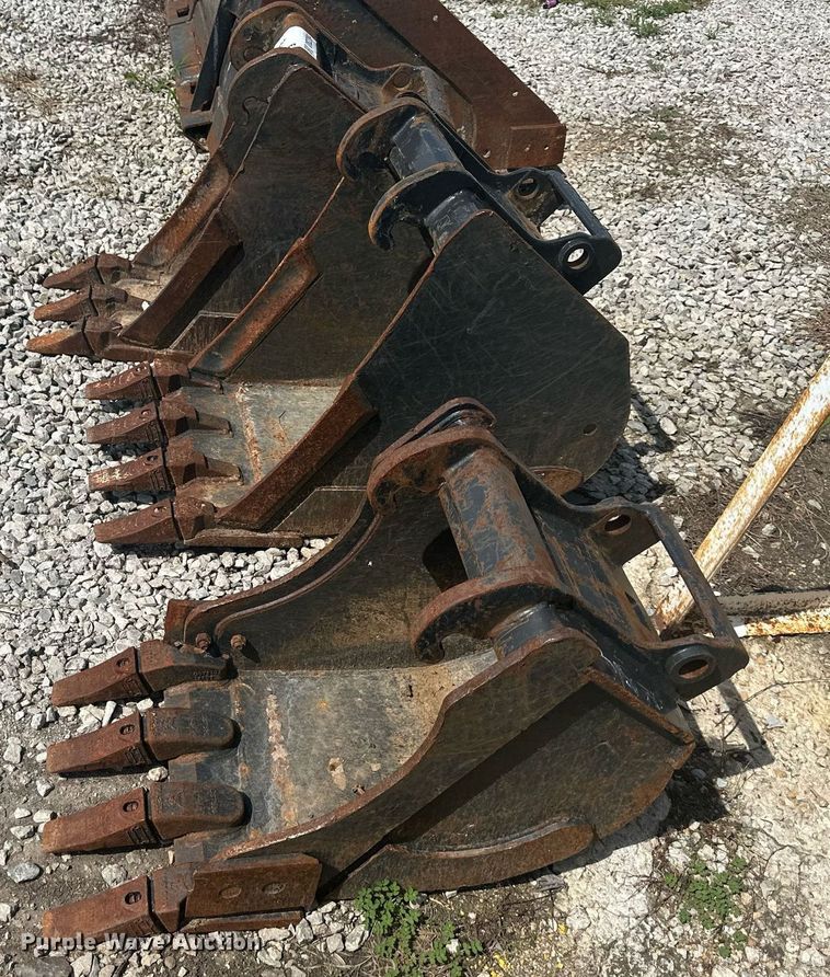 image for item DS2204 (3) Bobcat excavator buckets