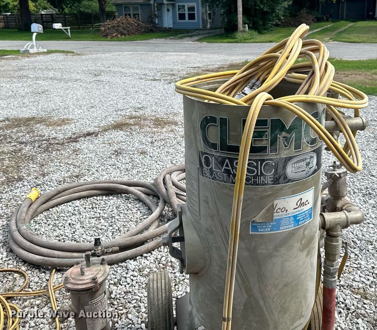 image for item DS2206 Clemco  sandblaster