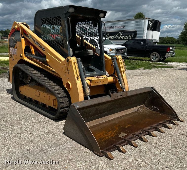 image for item DS2221 Mustang 2100RT  tracked skid steer loader
