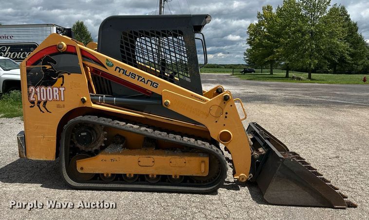 image for item DS2221 Mustang 2100RT  tracked skid steer loader