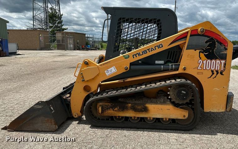 image for item DS2221 Mustang 2100RT  tracked skid steer loader