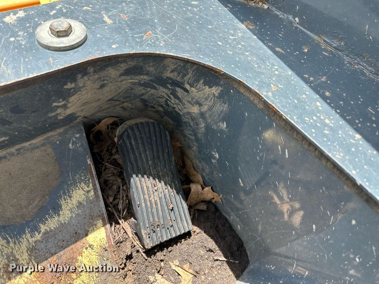 image for item DS2221 Mustang 2100RT  tracked skid steer loader