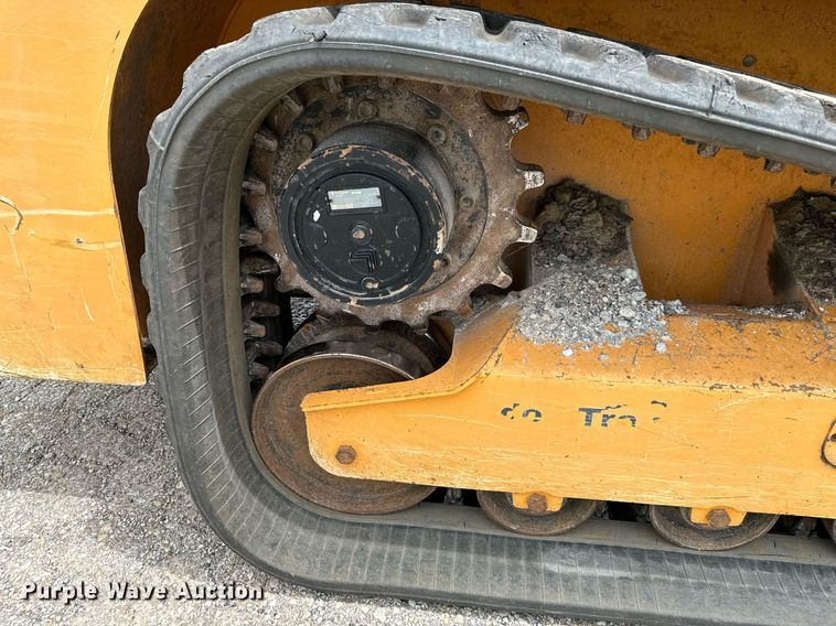 image for item DS2221 Mustang 2100RT  tracked skid steer loader