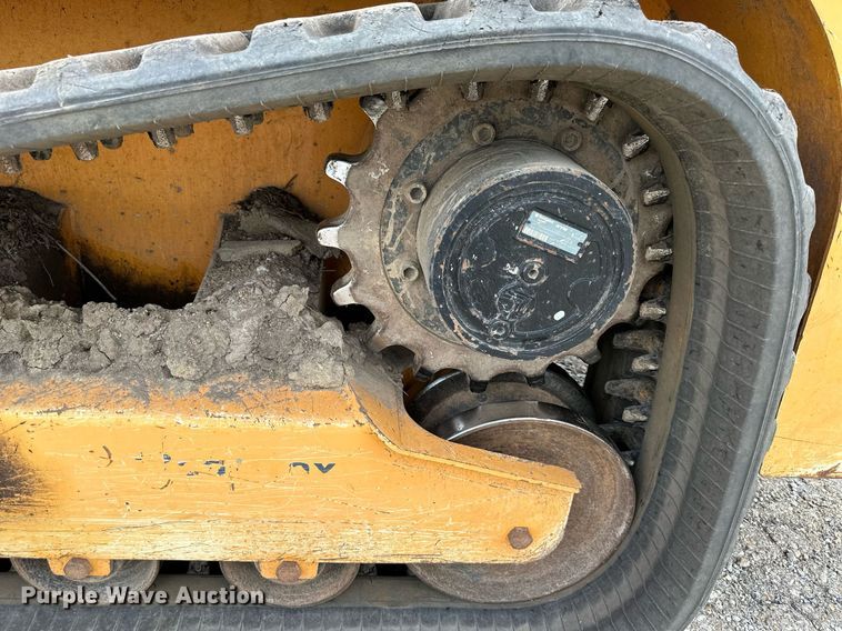 image for item DS2221 Mustang 2100RT  tracked skid steer loader