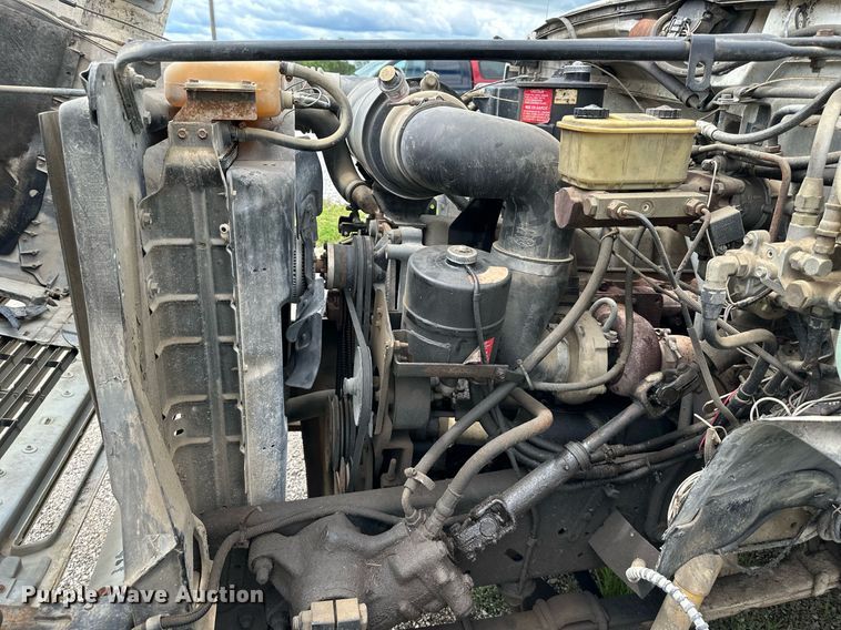 image for item DS2222 1990 Ford F700  dump truck