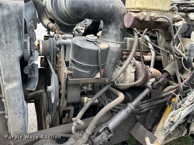 image for item DS2222 1990 Ford F700  dump truck