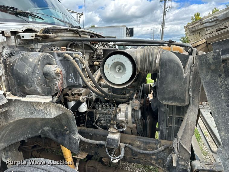 image for item DS2222 1990 Ford F700  dump truck