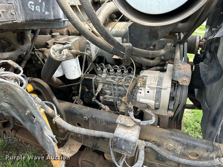 image for item DS2222 1990 Ford F700  dump truck