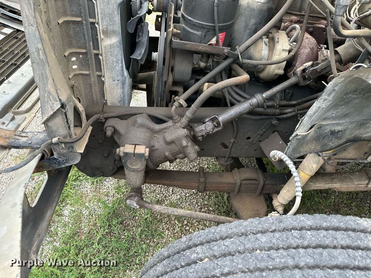 image for item DS2222 1990 Ford F700  dump truck