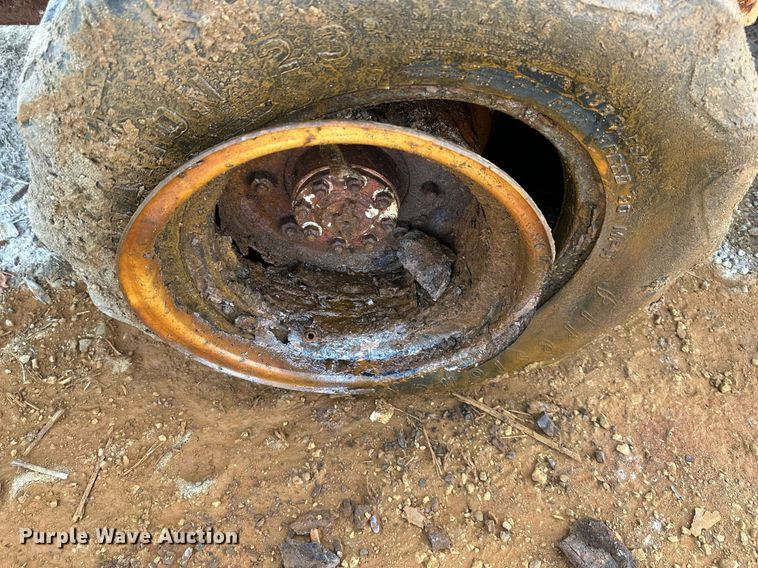 image for item DS2235 Dynamic Industries 200  wheel loader