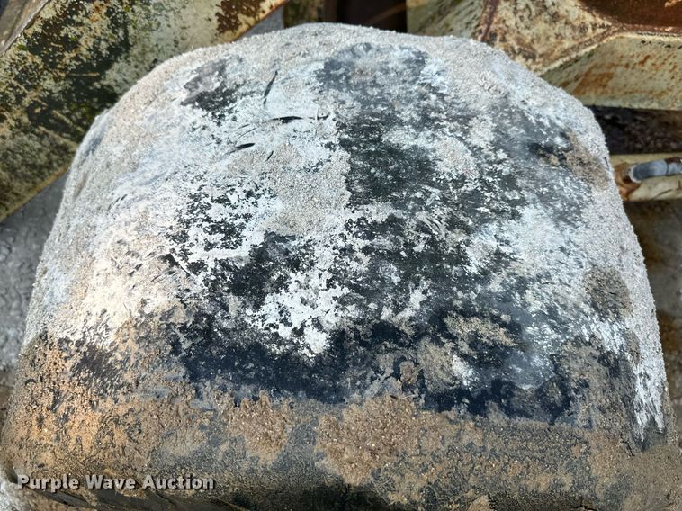 image for item DS2235 Dynamic Industries 200  wheel loader