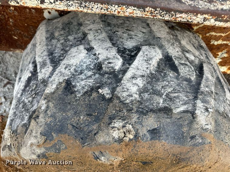 image for item DS2235 Dynamic Industries 200  wheel loader