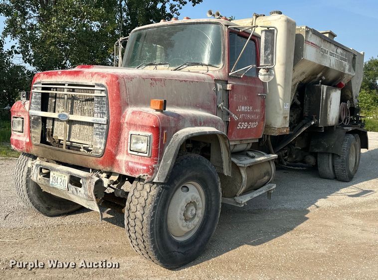 image for item DS2237 1997 Ford LT8000  volumetric ready mix truck