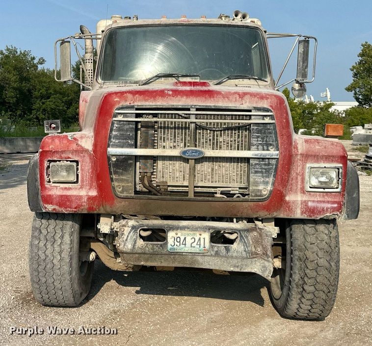 image for item DS2237 1997 Ford LT8000  volumetric ready mix truck