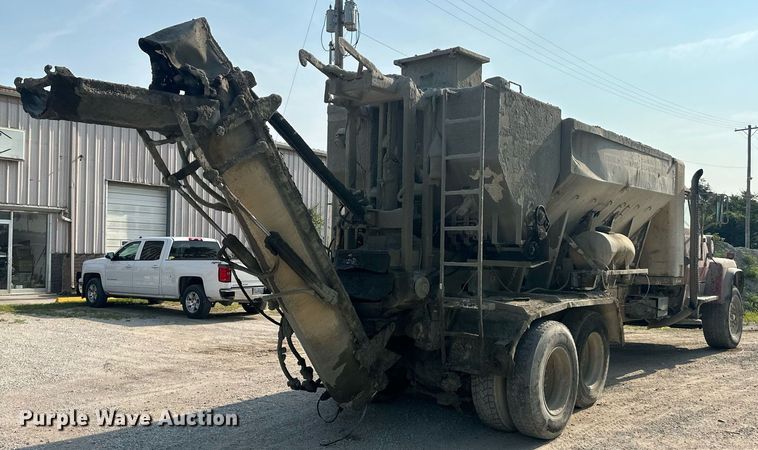 image for item DS2237 1997 Ford LT8000  volumetric ready mix truck