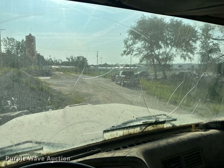 image for item DS2237 1997 Ford LT8000  volumetric ready mix truck