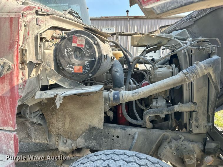 image for item DS2237 1997 Ford LT8000  volumetric ready mix truck