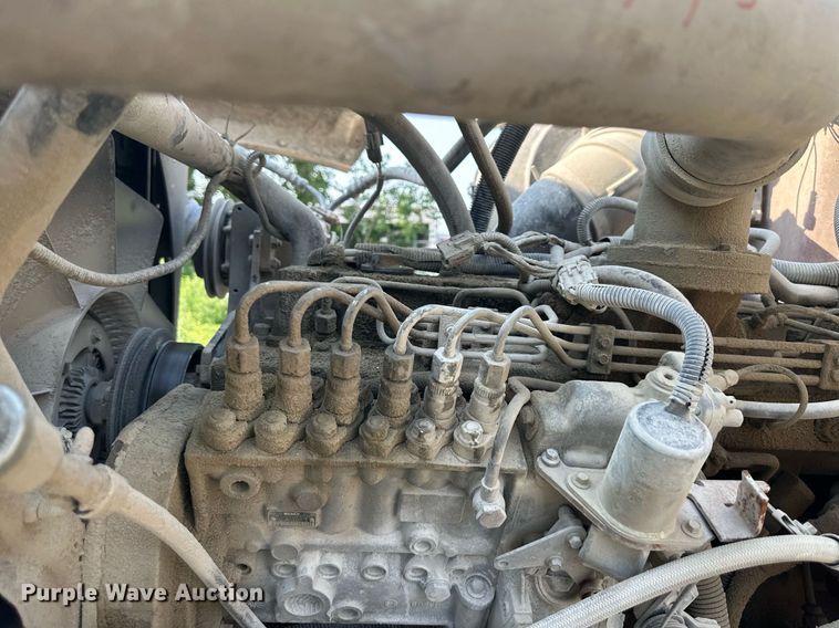 image for item DS2237 1997 Ford LT8000  volumetric ready mix truck