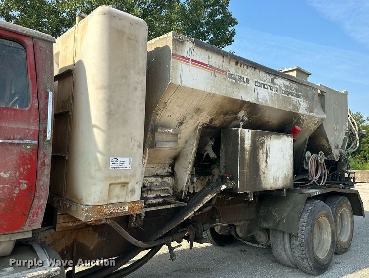 image for item DS2237 1997 Ford LT8000  volumetric ready mix truck