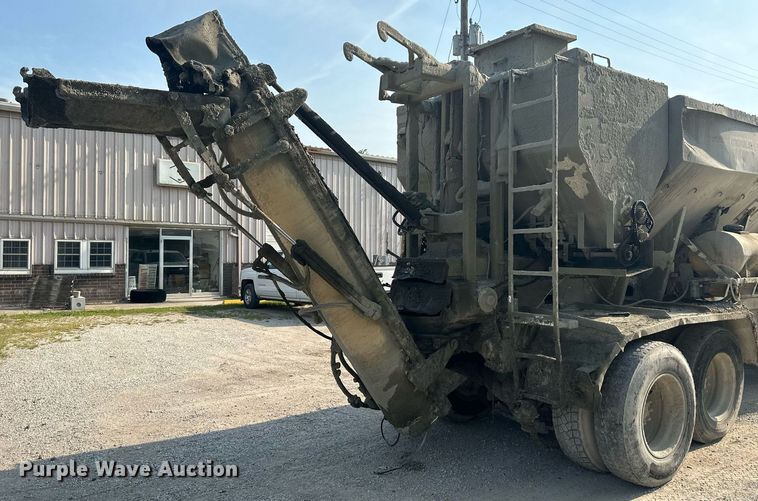 image for item DS2237 1997 Ford LT8000  volumetric ready mix truck