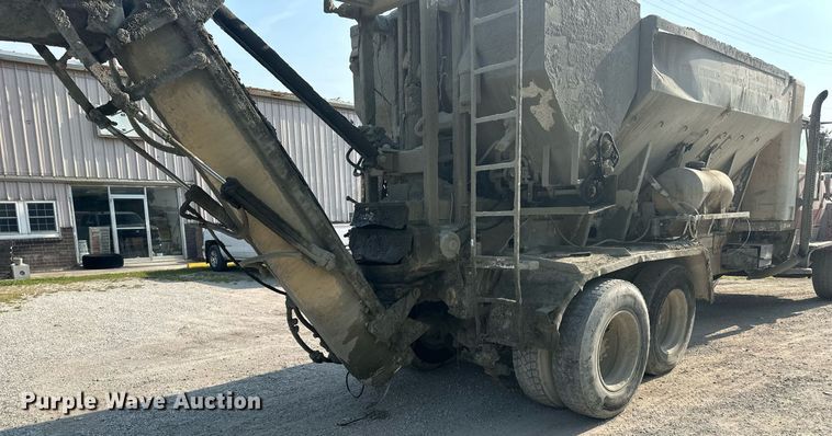 image for item DS2237 1997 Ford LT8000  volumetric ready mix truck