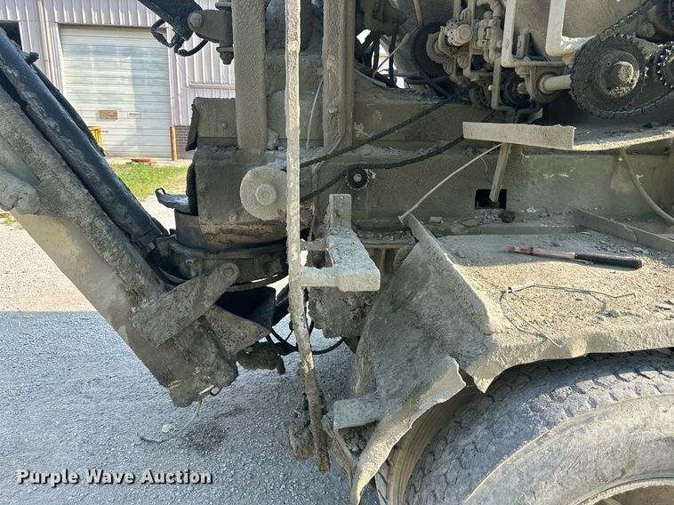 image for item DS2237 1997 Ford LT8000  volumetric ready mix truck