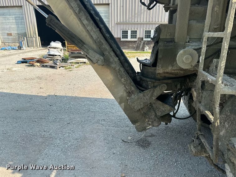 image for item DS2237 1997 Ford LT8000  volumetric ready mix truck