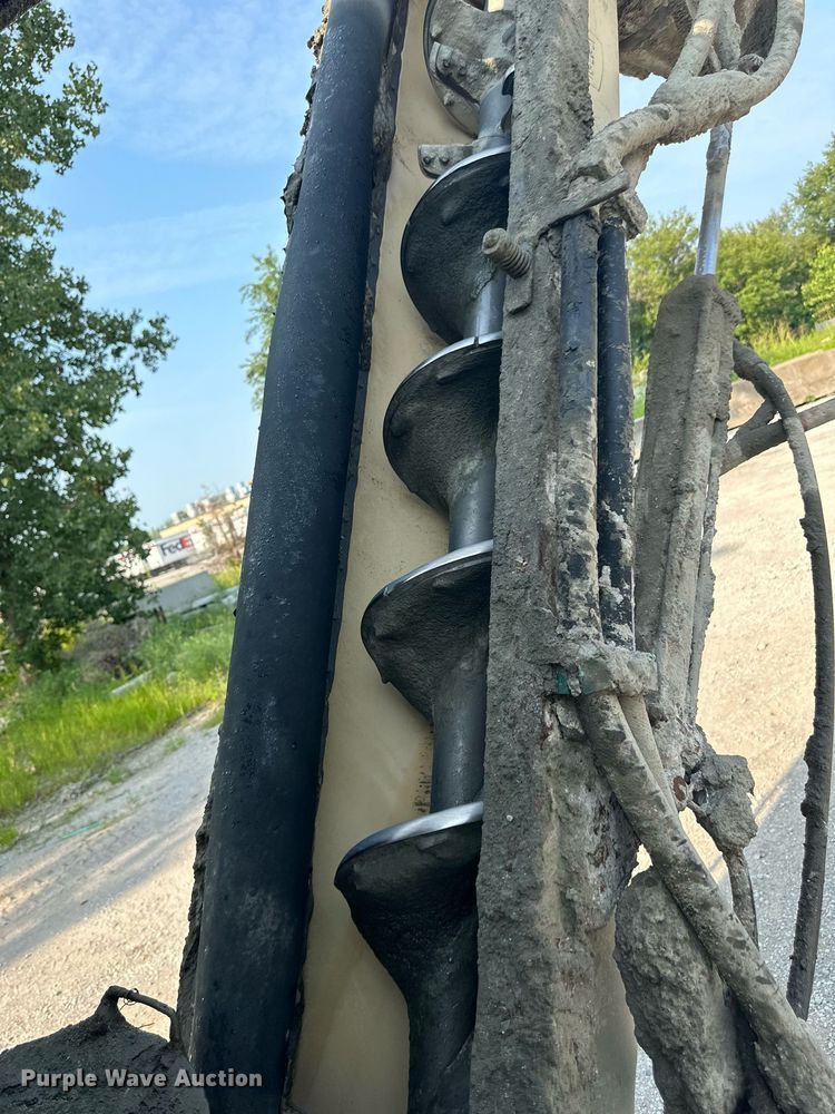 image for item DS2237 1997 Ford LT8000  volumetric ready mix truck