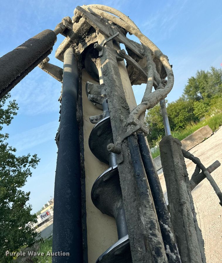 image for item DS2237 1997 Ford LT8000  volumetric ready mix truck