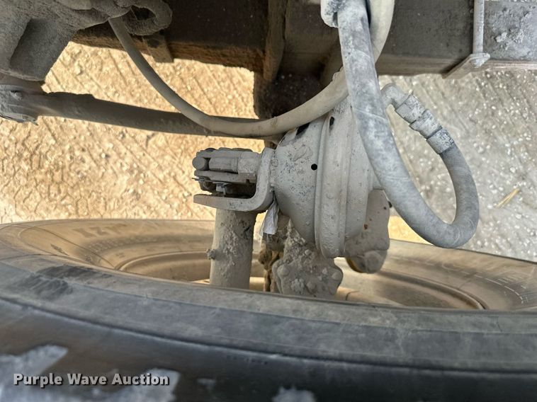 image for item DS2237 1997 Ford LT8000  volumetric ready mix truck