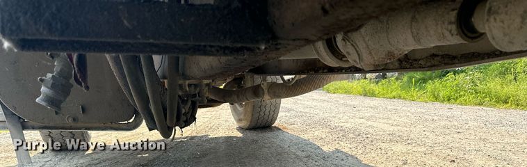 image for item DS2237 1997 Ford LT8000  volumetric ready mix truck