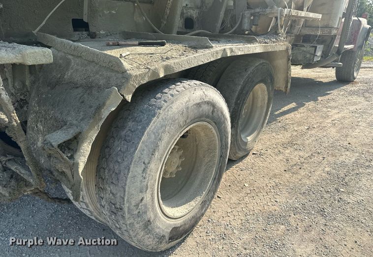 image for item DS2237 1997 Ford LT8000  volumetric ready mix truck
