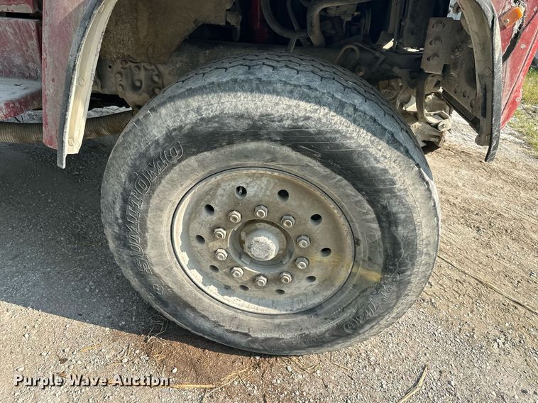 image for item DS2237 1997 Ford LT8000  volumetric ready mix truck