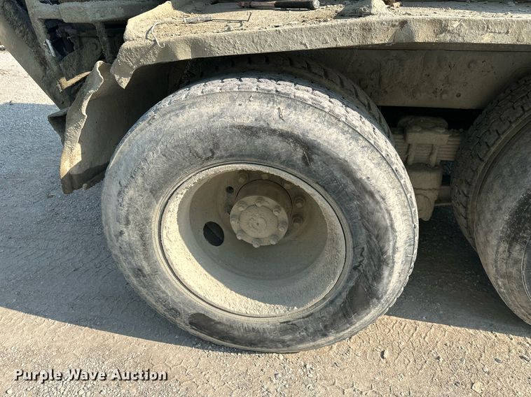 image for item DS2237 1997 Ford LT8000  volumetric ready mix truck