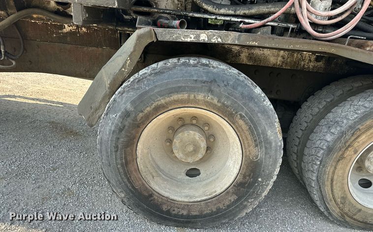 image for item DS2237 1997 Ford LT8000  volumetric ready mix truck