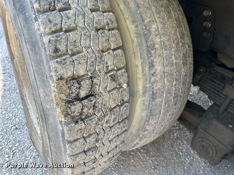 image for item DS2237 1997 Ford LT8000  volumetric ready mix truck