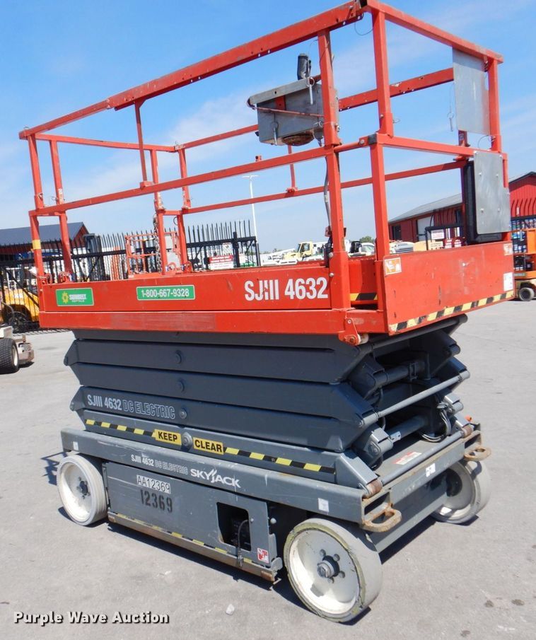 image for item DS5633 2006 Skyjack  SJIII 4632  scissor lift