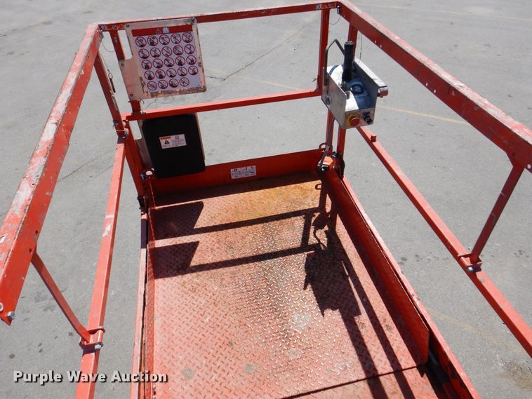 image for item DS5633 2006 Skyjack  SJIII 4632  scissor lift