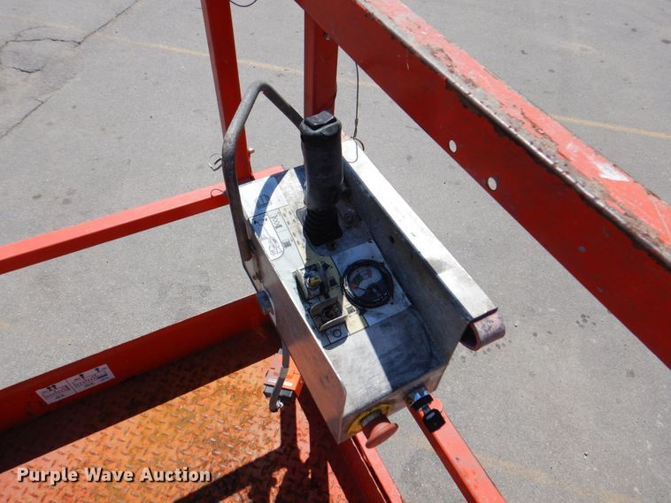 image for item DS5633 2006 Skyjack  SJIII 4632  scissor lift