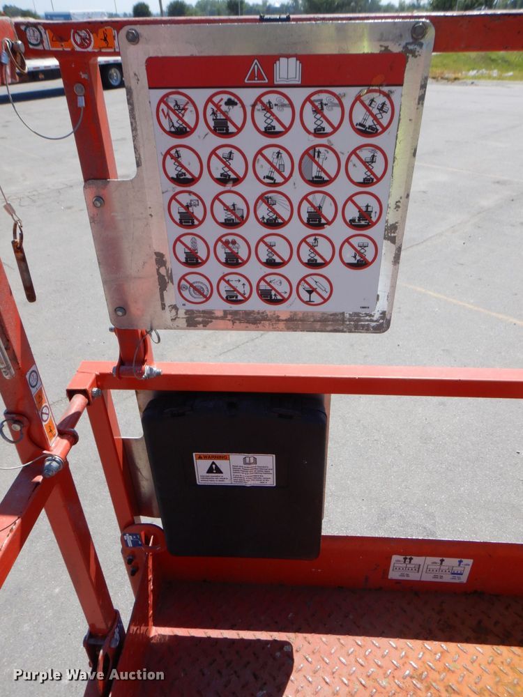 image for item DS5633 2006 Skyjack  SJIII 4632  scissor lift