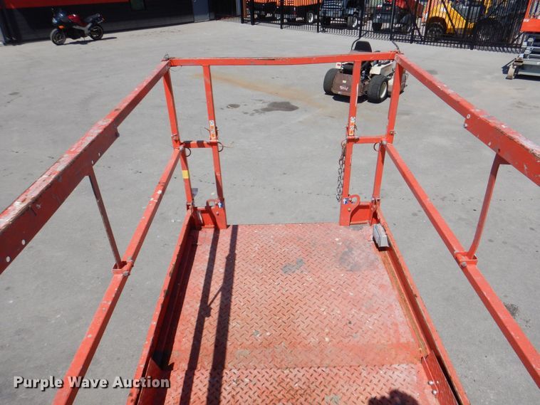 image for item DS5633 2006 Skyjack  SJIII 4632  scissor lift