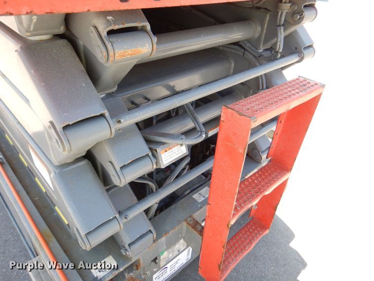image for item DS5633 2006 Skyjack  SJIII 4632  scissor lift