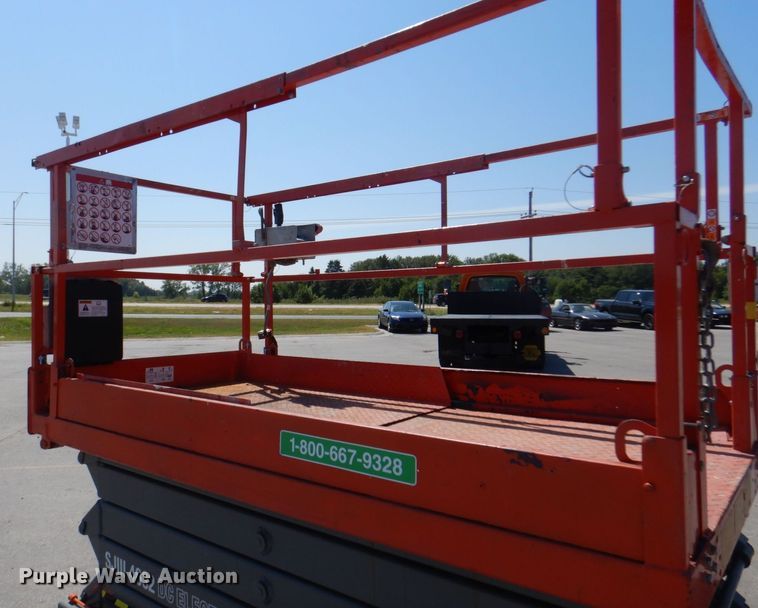 image for item DS5633 2006 Skyjack  SJIII 4632  scissor lift