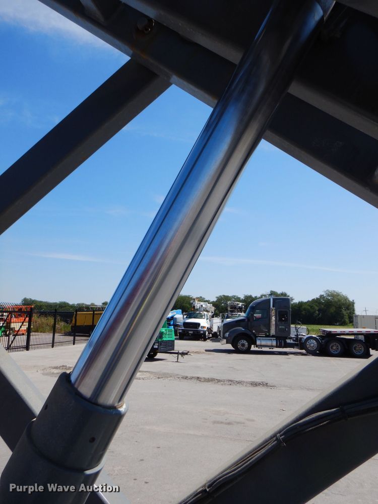 image for item DS5633 2006 Skyjack  SJIII 4632  scissor lift