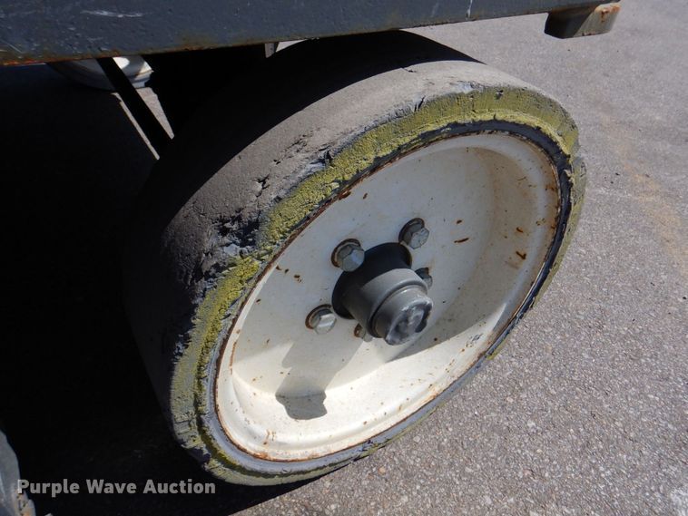 image for item DS5633 2006 Skyjack  SJIII 4632  scissor lift