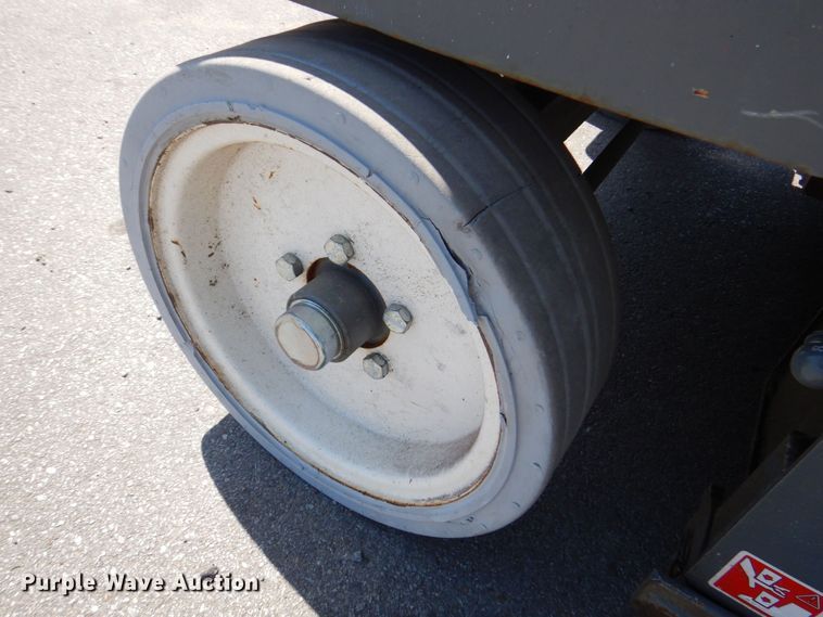 image for item DS5633 2006 Skyjack  SJIII 4632  scissor lift