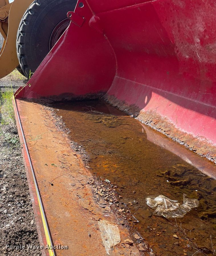 image for item DS8779 International Harvester H90  wheel loader