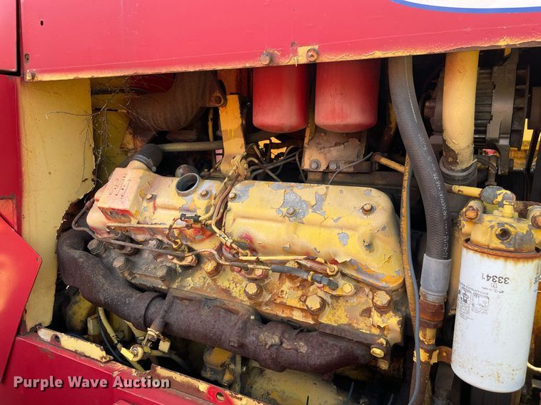 image for item DS8779 International Harvester H90  wheel loader