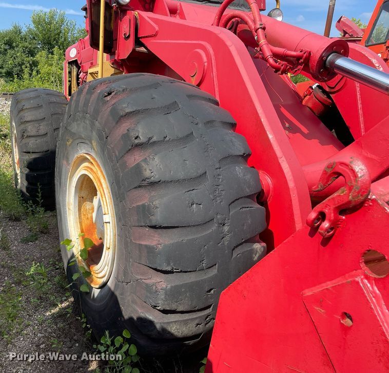 image for item DS8779 International Harvester H90  wheel loader