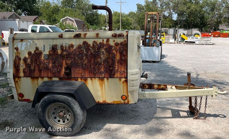 image for item HN9953 2003 Ingersoll Rand 185  air compressor